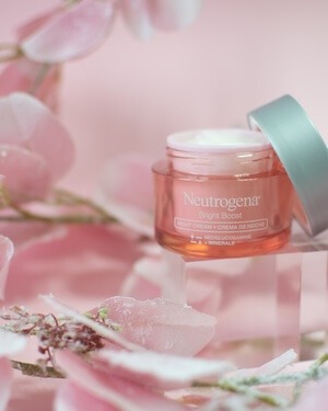 Sara Varas - Sesiones de Fotografía de Producto Profesional para Marcas de Moda, Belleza y Estilo de vida